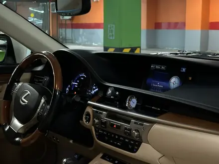 Lexus ES 300h 2015 года за 12 400 000 тг. в Алматы – фото 18