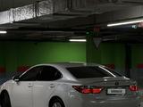 Lexus ES 300h 2015 года за 12 400 000 тг. в Алматы – фото 2