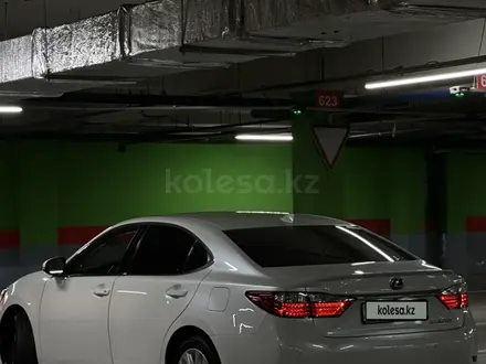 Lexus ES 300h 2015 года за 12 400 000 тг. в Алматы – фото 2