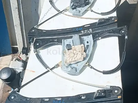 Механизм стеклоподъёмника на mercedes w211 w203 за 15 000 тг. в Алматы