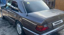 Mercedes-Benz E 200 1993 года за 1 600 000 тг. в Тараз – фото 2