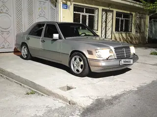 Mercedes-Benz E 320