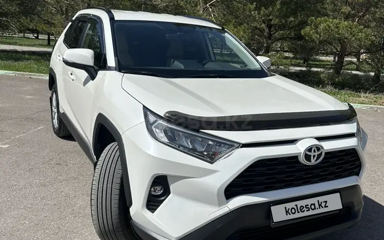 Toyota RAV4 2022 года за 15 500 000 тг. в Караганда