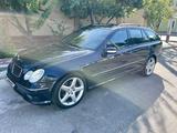 Mercedes-Benz C 320 2002 годаүшін4 550 000 тг. в Шымкент – фото 3