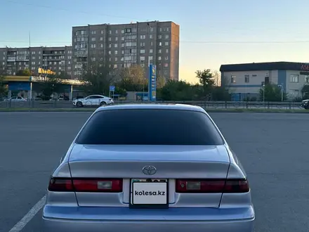 Toyota Camry 1998 года за 2 950 000 тг. в Семей – фото 7