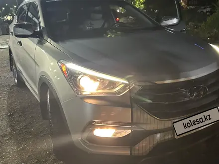 Hyundai Santa Fe 2016 года за 9 000 000 тг. в Караганда – фото 12