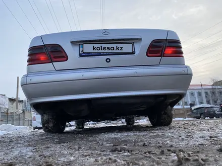 Mercedes-Benz E 320 1999 года за 4 100 000 тг. в Астана – фото 16