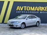 Toyota Camry 2010 года за 6 490 000 тг. в Актобе