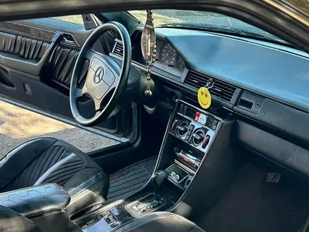 Mercedes-Benz E 300 1991 года за 1 600 000 тг. в Караганда – фото 11