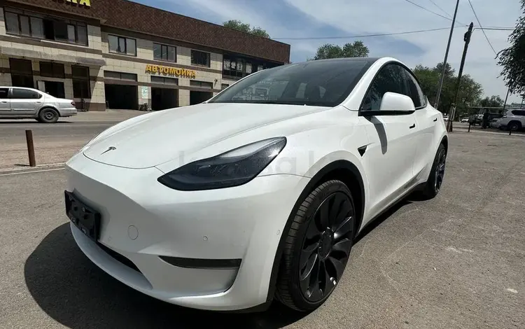 Tesla Model Y 2023 года за 26 000 000 тг. в Алматы