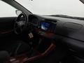 Toyota Camry 2004 года за 2 890 000 тг. в Астана – фото 15