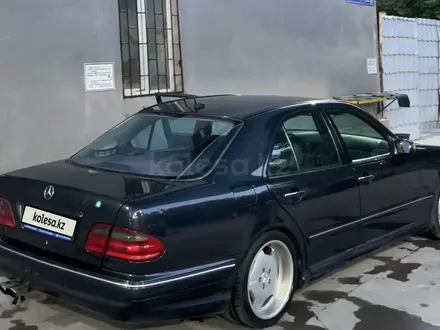 Mercedes-Benz E 320 1999 года за 4 000 000 тг. в Шымкент – фото 4