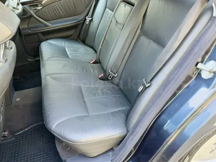 Mercedes-Benz E 320 1999 года за 4 000 000 тг. в Шымкент – фото 12