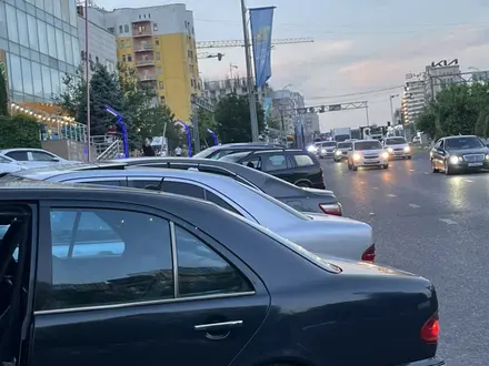 Mercedes-Benz E 320 1999 года за 4 000 000 тг. в Шымкент – фото 16