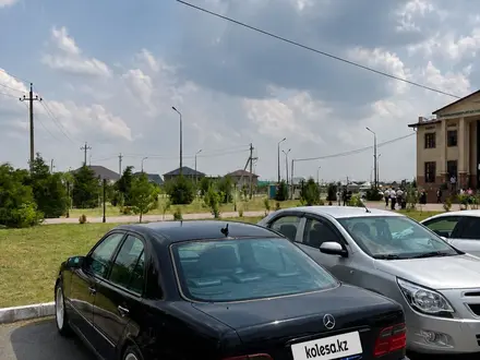 Mercedes-Benz E 320 1999 года за 4 000 000 тг. в Шымкент – фото 17