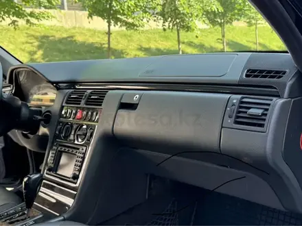 Mercedes-Benz E 320 1999 года за 4 000 000 тг. в Шымкент – фото 9