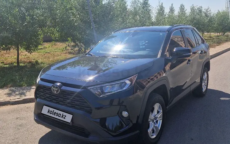 Toyota RAV4 2021 года за 15 500 000 тг. в Астана