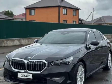 BMW 530 2024 года за 37 500 000 тг. в Алматы – фото 3