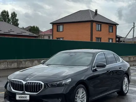 BMW 530 2024 года за 37 500 000 тг. в Алматы – фото 17
