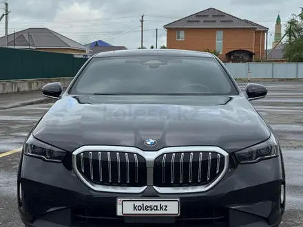 BMW 530 2024 года за 37 500 000 тг. в Алматы – фото 19
