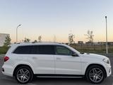 Mercedes-Benz GL 400 2015 годаfor19 500 000 тг. в Астана – фото 2