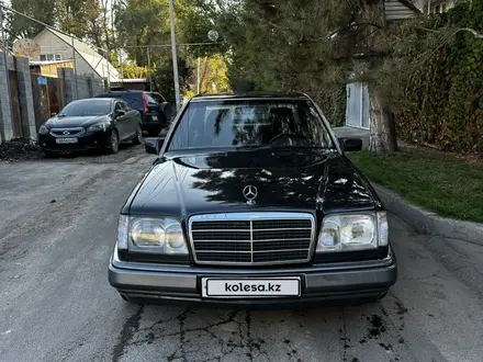 Mercedes-Benz E 280 1994 года за 3 400 000 тг. в Алматы