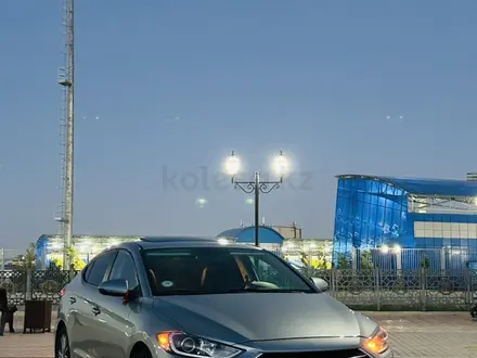 Hyundai Elantra 2017 года за 4 500 000 тг. в Атырау – фото 3