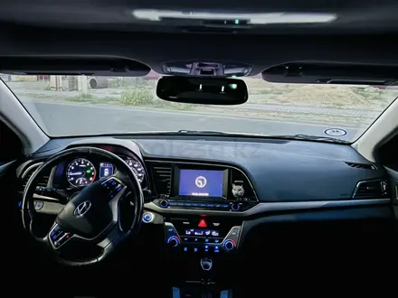 Hyundai Elantra 2017 года за 4 500 000 тг. в Атырау – фото 13