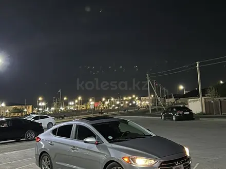 Hyundai Elantra 2017 года за 4 500 000 тг. в Атырау – фото 2