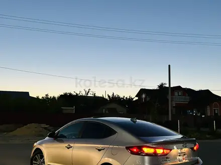 Hyundai Elantra 2017 года за 4 500 000 тг. в Атырау – фото 9