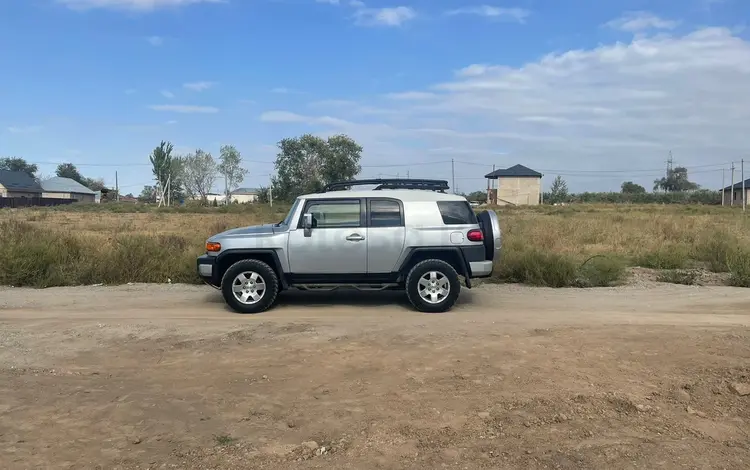 Toyota FJ Cruiser 2007 года за 13 900 000 тг. в Астана