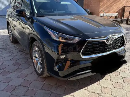 Toyota Highlander 2023 года за 30 000 000 тг. в Атырау – фото 2