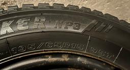 Зимнию шипованную резину на дисках MAXXIS 195/65R15 за 85 000 тг. в Павлодар – фото 5