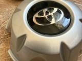 НОВЫЕ колпачки/заглушки/колпаки на диски, на ступицу Toyota за 4 000 тг. в Уральск – фото 3