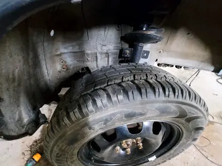 Запасное колесо на Nissan Terrano 14 — за 18 000 тг. в Алматы – фото 3
