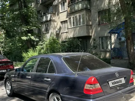 Mercedes-Benz C 280 1996 года за 2 200 000 тг. в Алматы – фото 4