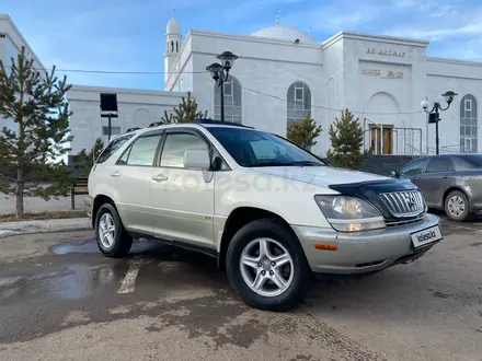 Lexus RX 300 2001 года за 5 000 000 тг. в Астана – фото 2