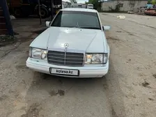 Mercedes-Benz E-Class, 1989