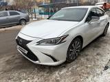 Lexus ES 250 2019 года за 18 000 000 тг. в Алматы