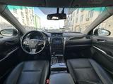 Toyota Camry 2016 года за 11 500 000 тг. в Атырау – фото 4