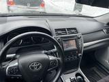 Toyota Camry 2015 годаүшін8 700 000 тг. в Актобе – фото 2