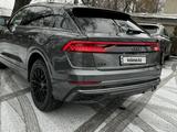 Audi Q8 2022 года за 38 800 000 тг. в Алматы – фото 5