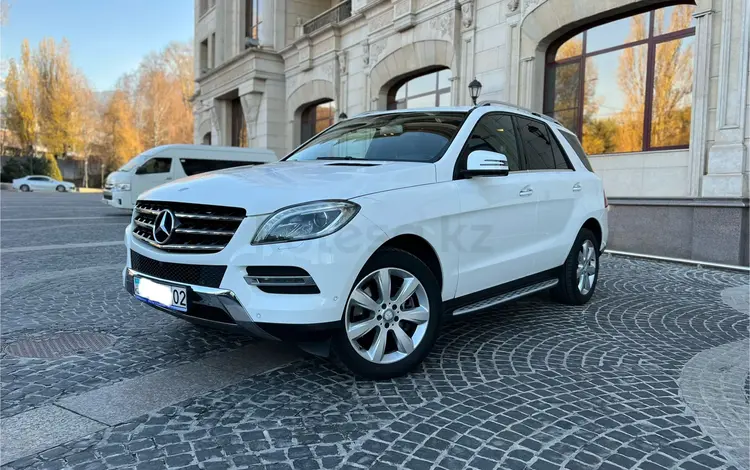 Mercedes-Benz ML 400 2014 года за 17 500 000 тг. в Алматы