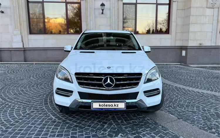 Mercedes-Benz ML 400 2014 года за 17 500 000 тг. в Алматы
