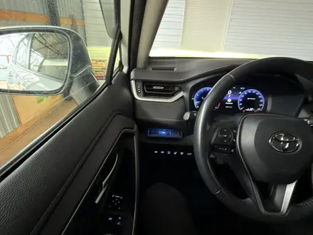 Toyota RAV4 2022 года за 20 500 000 тг. в Уральск – фото 7