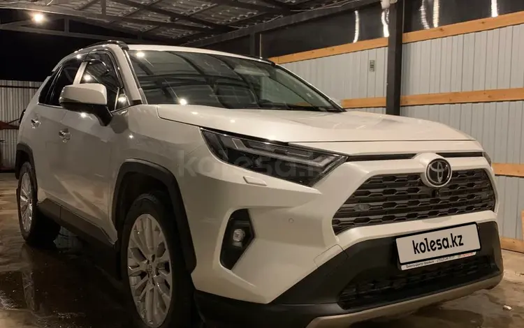 Toyota RAV4 2022 года за 20 500 000 тг. в Уральск