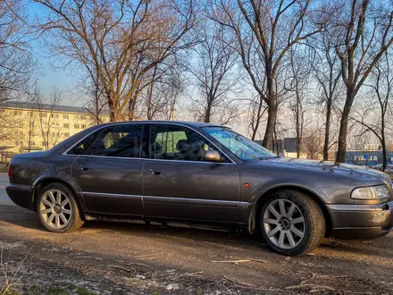 Audi A8 1996 года за 2 350 000 тг. в Алматы – фото 2