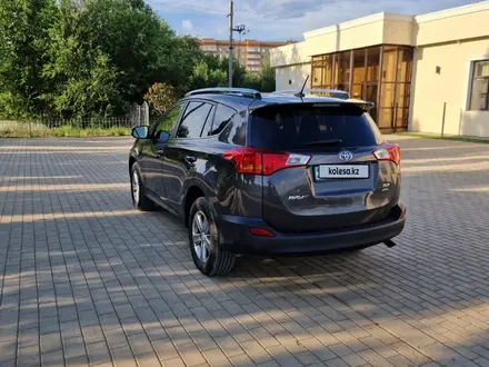 Toyota RAV4 2015 года за 12 500 000 тг. в Уральск – фото 3