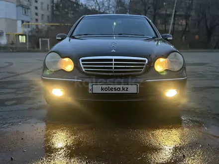 Mercedes-Benz C 240 2001 года за 2 900 000 тг. в Алматы