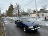 Volkswagen Passat 1995 года за 1 750 000 тг. в Астана – фото 2